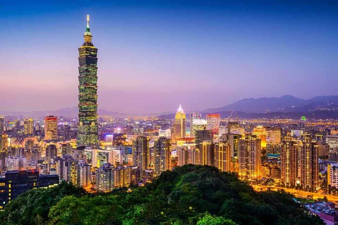 251325184 featured image Taipei skyline at dusk with Taipei 101 tower.