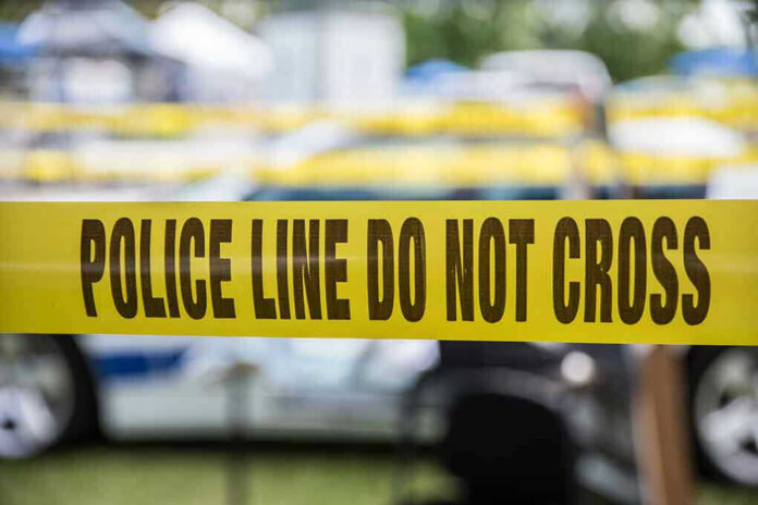 627591236 Yellow police line