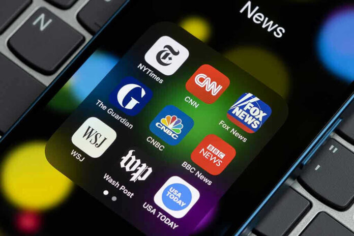 2150790009 News app icons on a smartphone screen
