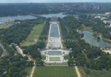 Lincoln Memorial Makeover Sparks Fury Renovations to coat Lincoln Memorial Reflecting Pool in blue continue
