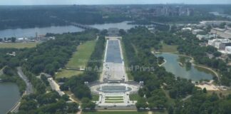 Renovations to coat Lincoln Memorial Reflecting Pool in blue continue